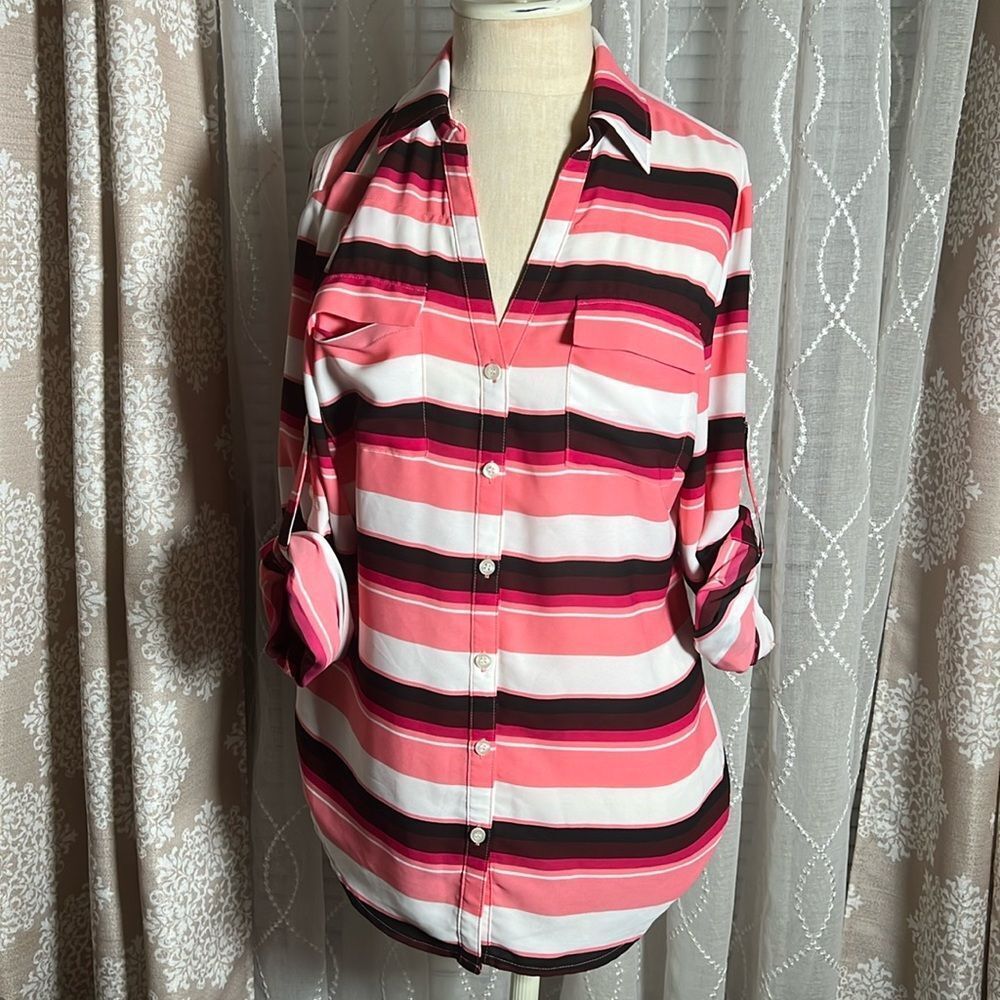 New York & Company Striped Button-Down Blouse – Size M 💖